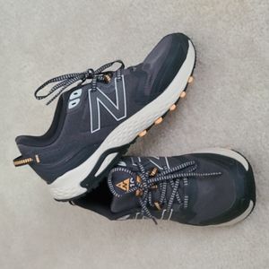 New Balance 410 trail running shoe. Size 10 1/2